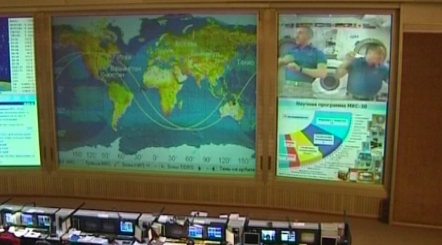 Rusya'da astronotlar uzaydan oylarını kullandı